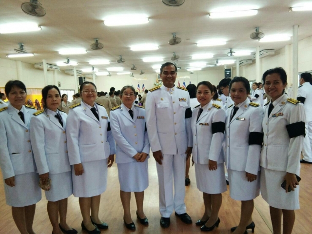 ร่วมลงนามถวายพระพร เนื่องในวันเฉลิมพระชนมพรรษา 65 พรรษา ของ สมเด็จพระเจ้าอยู่หัวมหาวชิราลงกรณ์ฯ